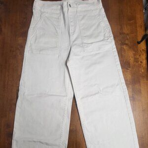 “Gap” ~ Sz 32W ~ White Jeans Excellent Condition